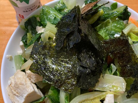 ロメインレタスと崩し豆腐のサラダ
